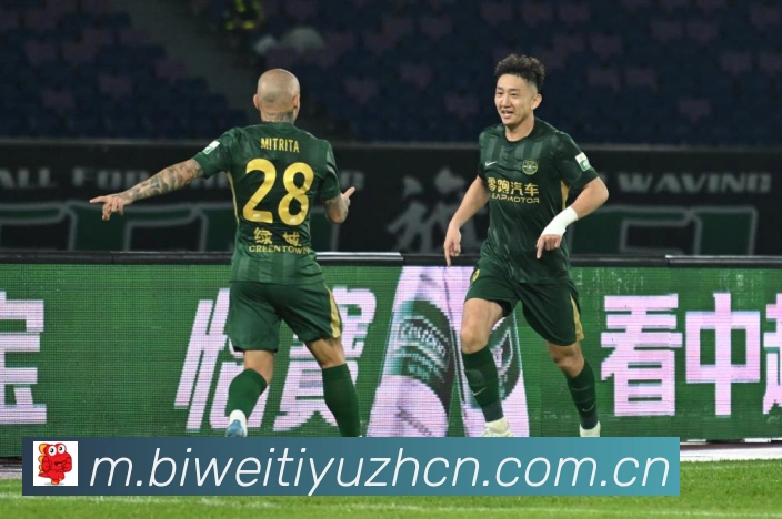 拉塞尔与皮亚斯特里即将正面交锋F1大奖赛悬念升级解析:最新赛事动态与深度分析 拉塞尔与皮亚斯特里即将正面交锋F1大奖赛悬念升级解析:最新赛事动态与深度分析